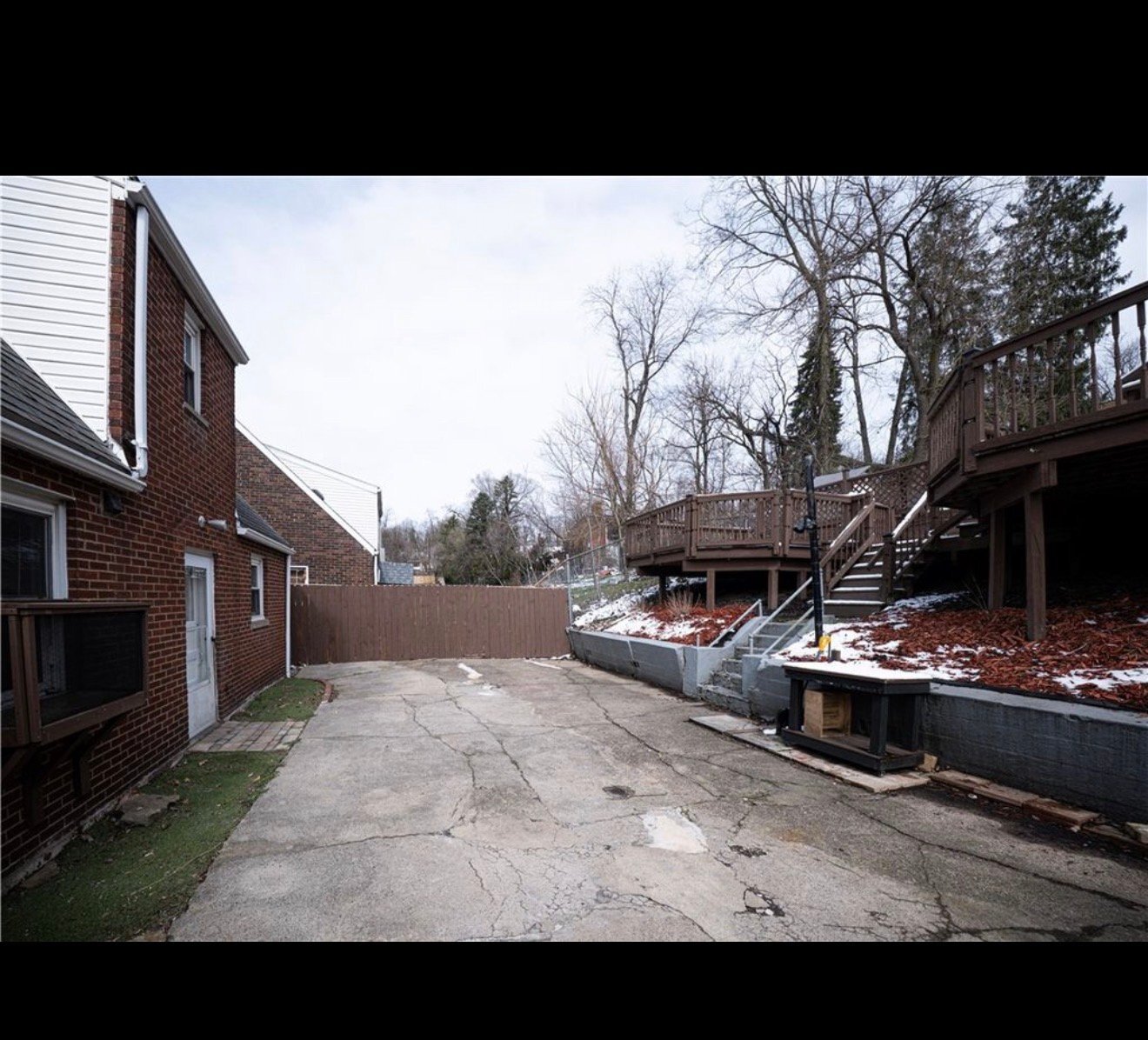 Building Photo - 924 James St