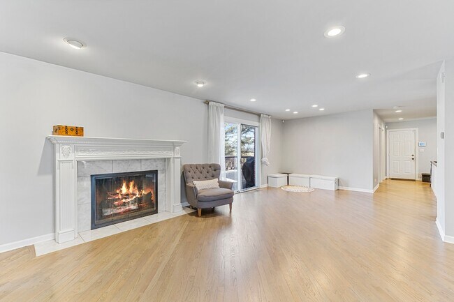 Building Photo - 2419 Cumberland Cir