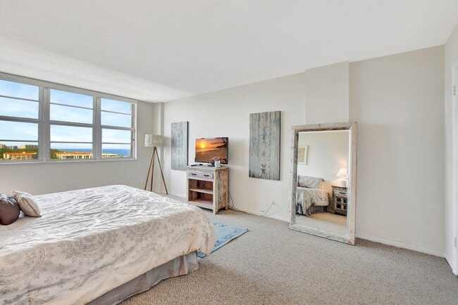 Building Photo - 2121 N Ocean Blvd