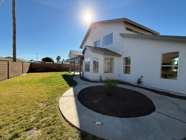 Building Photo - 4 BEDROOM IN RANCHO SERENO - FRESHLY REMODELED