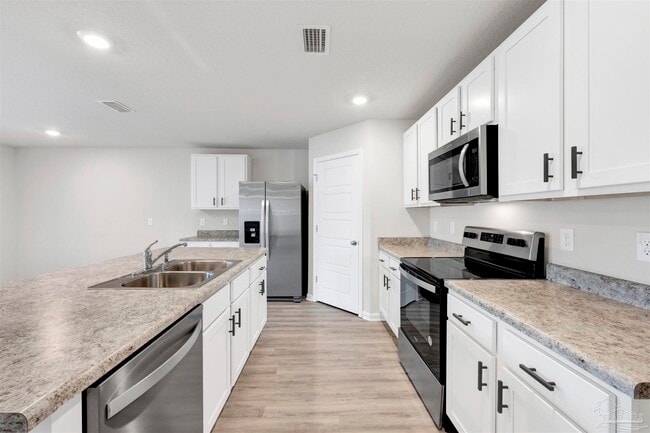 Building Photo - 5964 Laurel Oak Dr