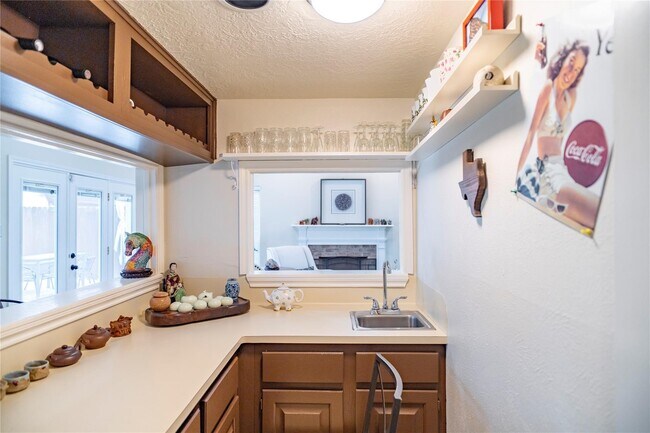 Building Photo - 18310 Spellbrook Dr