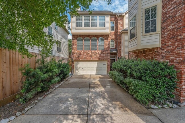 Building Photo - 1315 Anita St