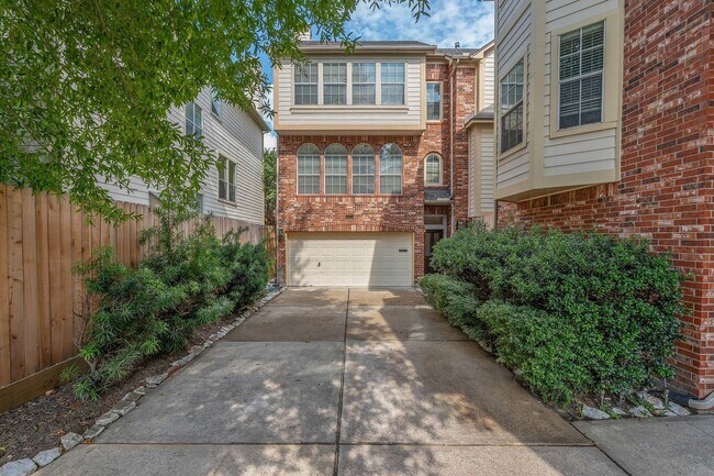 Primary Photo - 1315 Anita St