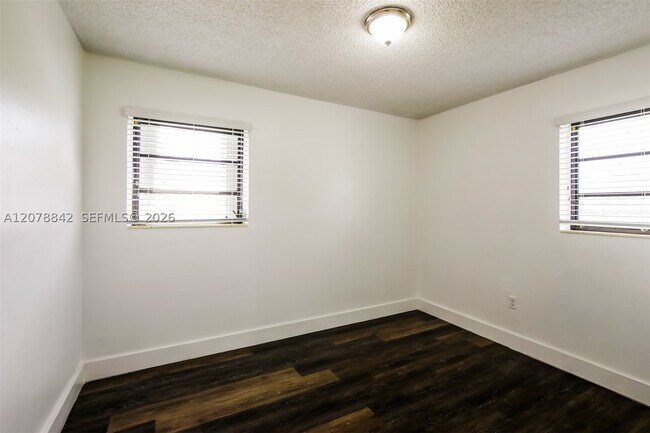Building Photo - 10020 SW 37th St