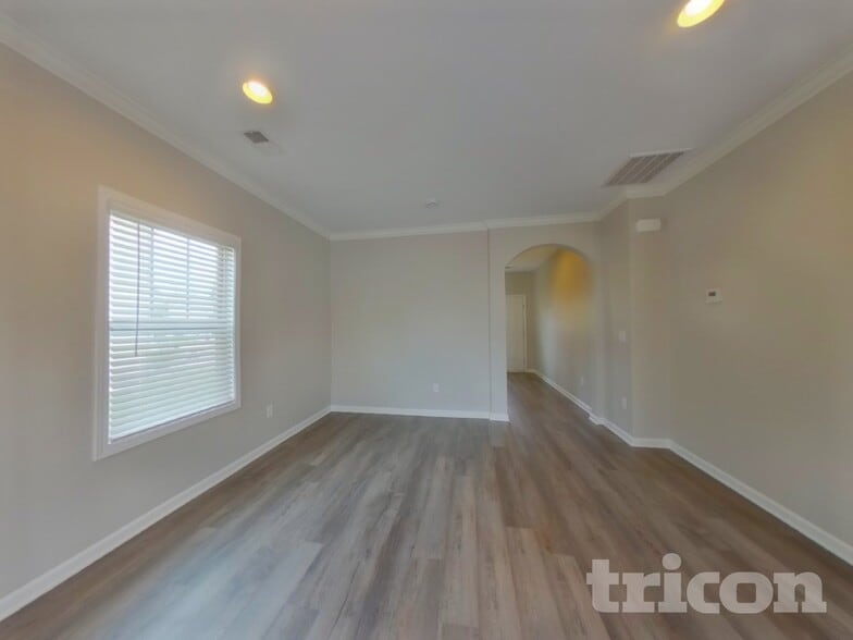 Building Photo - 618 Grantleigh Dr