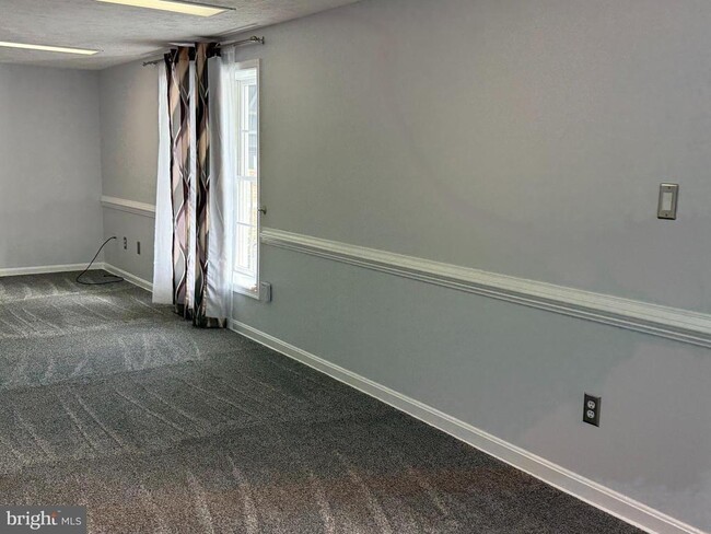 Building Photo - 216 Stern Cove