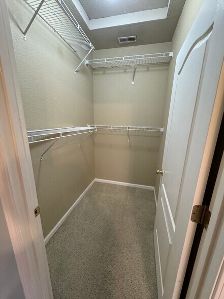 Walk-In Closet - 12860 University Cres