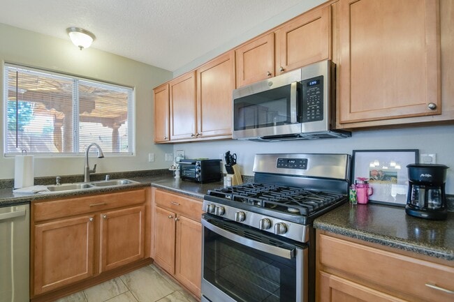 Building Photo - 10501 Trieste Ct NW
