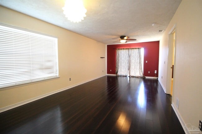 Building Photo - 7680 Chablis Cir