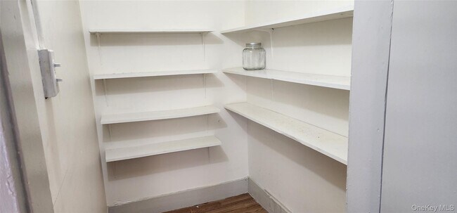 Building Photo - 6 Lower Brook Rd