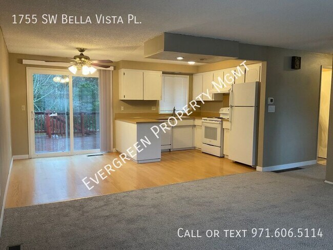 Building Photo - 3BR/2BA Open Floor Plan Kitchen Home- Spac...