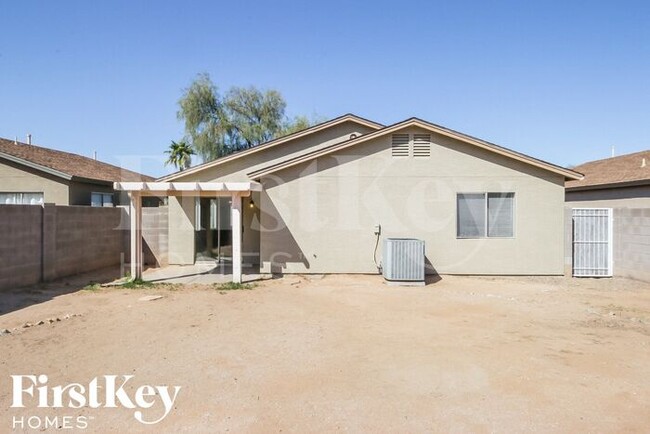 Building Photo - 1023 E Desert Moon Trail