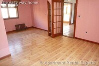 Building Photo - 569 Main St