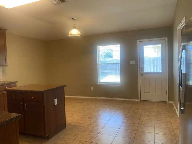 Building Photo - 3 BEDROOM, BELTON ISD