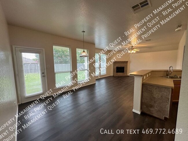 Building Photo - 2816 Blue Heron Dr