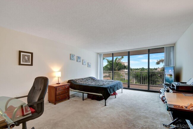Building Photo - 3546 S Ocean Blvd