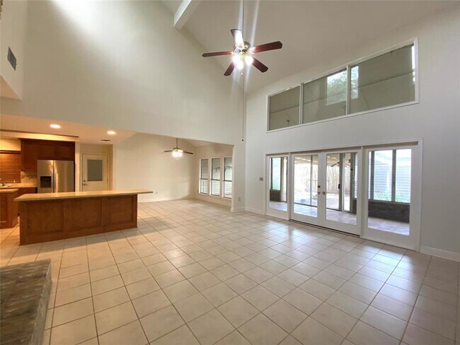 Building Photo - 14803 El Miranda Dr