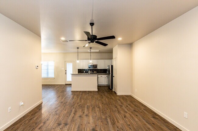 Building Photo - Like-New Modern Townhomes in Cooper ISD!