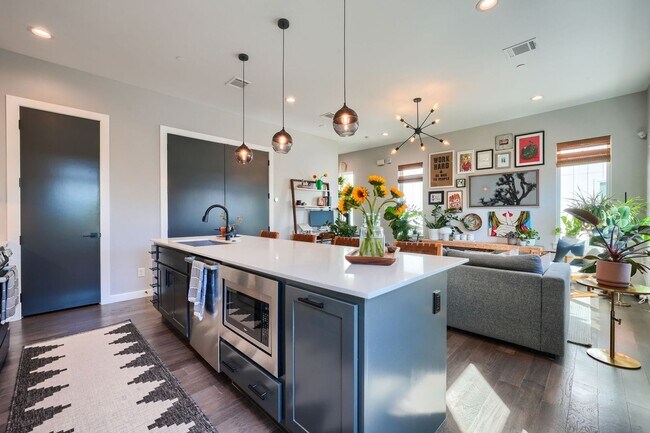 Building Photo - End Unit Townhome