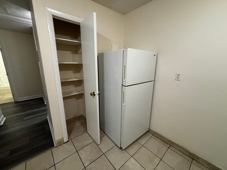 Building Photo - 71 Gardner St