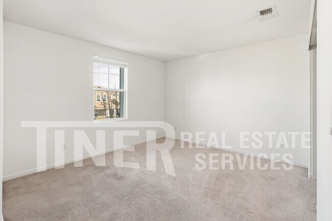 Building Photo - 3786 Samuelson Way