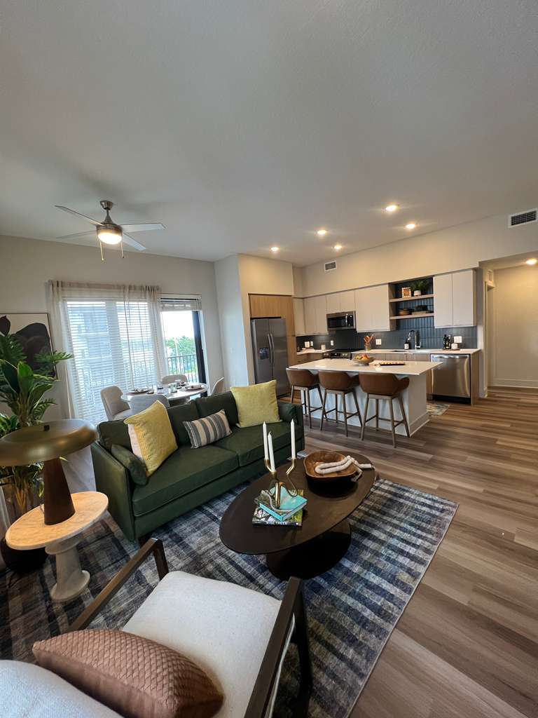 Building Photo - 2910 SW 69th Ave