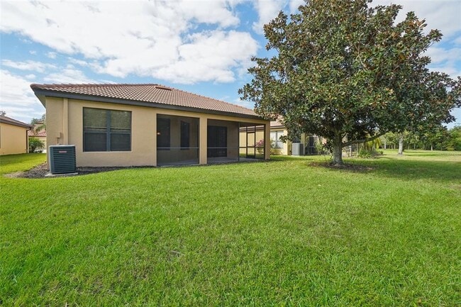 Building Photo - 127 Silver Falls Dr