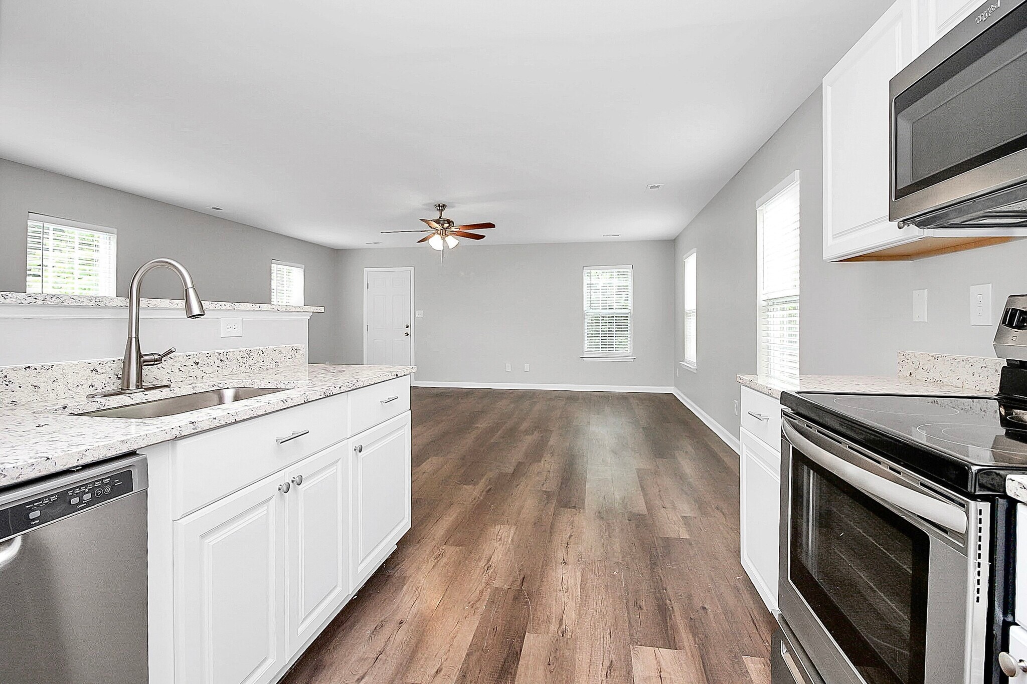 Building Photo - 3530 Crestridge Dr