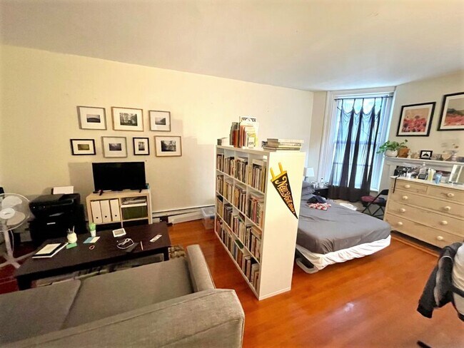 Building Photo - 1067 Beacon St