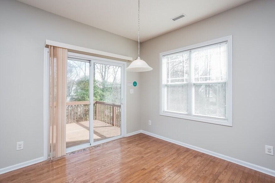 Building Photo - 200 Willowbrook Cir