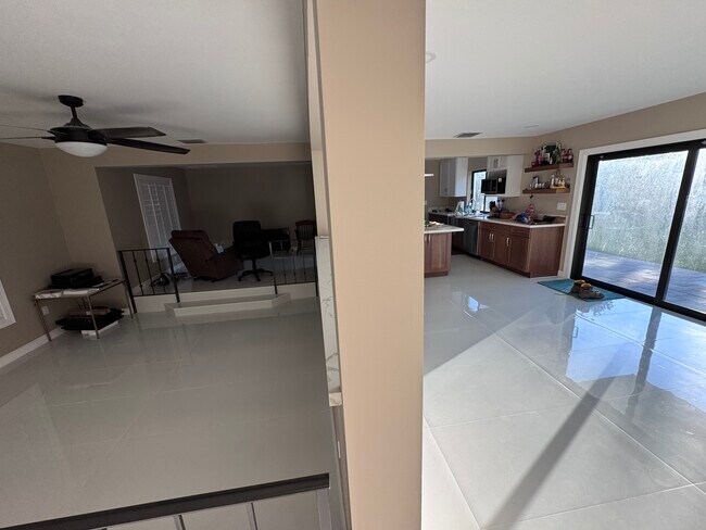 Building Photo - 8024 SW 91 Ave