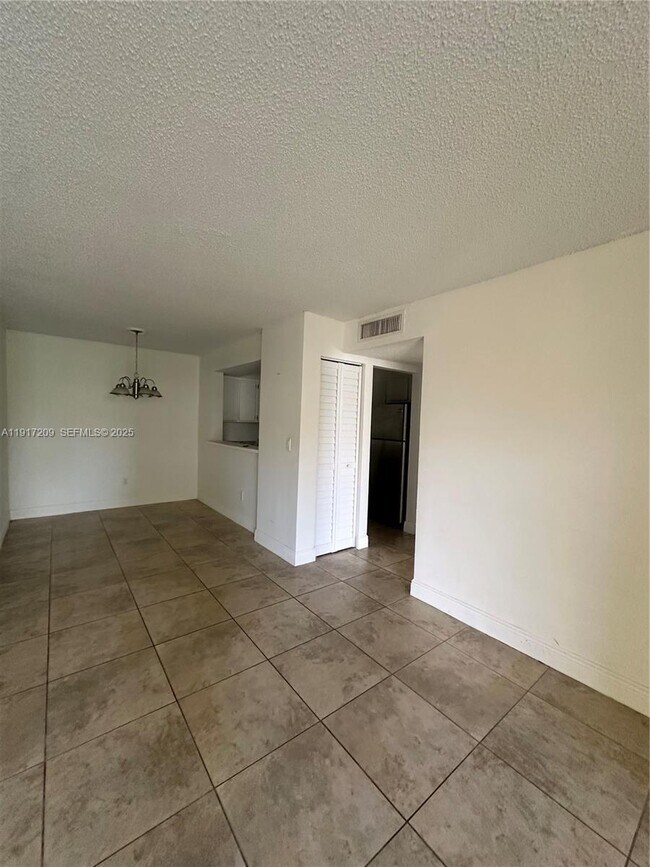 Building Photo - 1229 SW 46th Ave