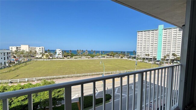 Building Photo - 4117 Bougainvilla Dr