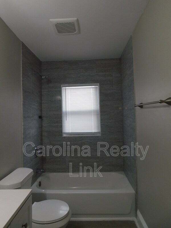 Building Photo - 85 Crowell Dr NW