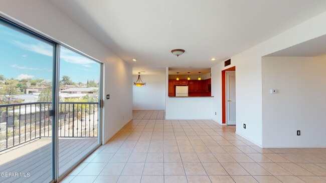 Building Photo - 6256 Escondido Dr