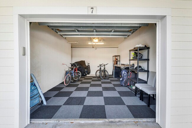 Building Photo - 275 Murcia Dr