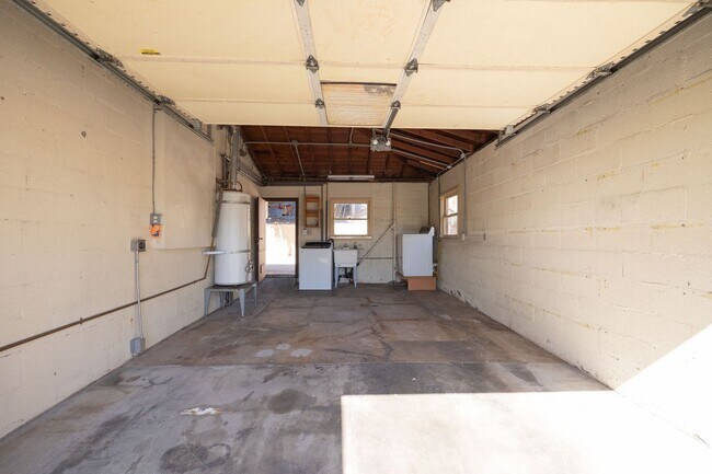 Building Photo - Recently Upgraded Detached Home with Large...