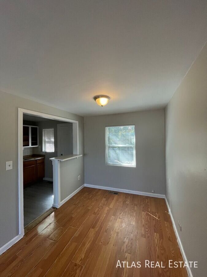 Building Photo - 7391 Oneida Dr