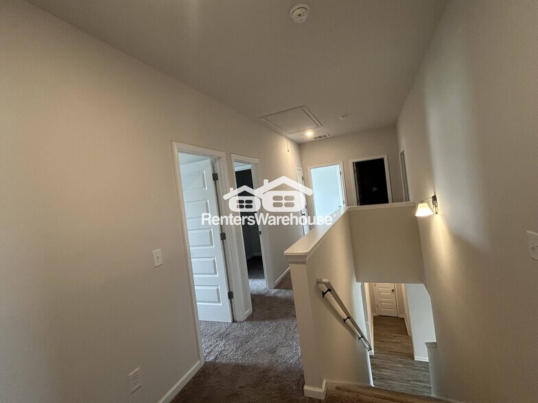 Building Photo - 5475 Cedar Creek Dr