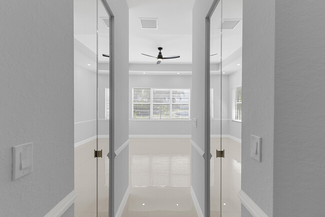 Building Photo - 1256 Beacon Cir