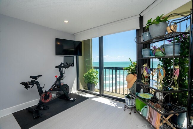 Building Photo - 9500 S Ocean Dr