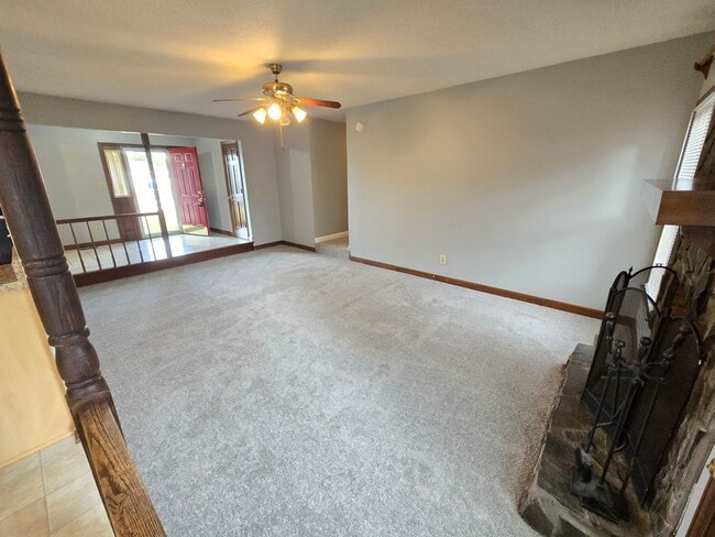 Building Photo - Great Home in a Cul-de-sac For Rent.