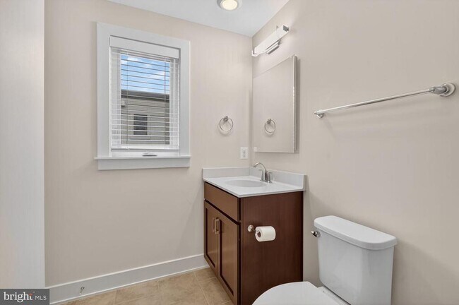 Building Photo - 10425 Fernwood Rd