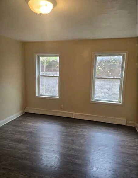 Building Photo - 7 Jones St