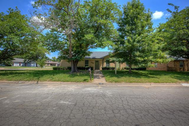 Primary Photo - 7701 Cedar Park Ave