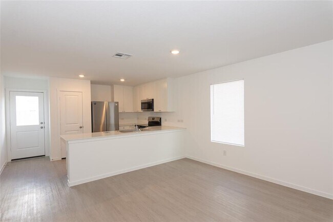 Building Photo - 153 Star Packer Ln