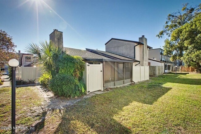 Building Photo - 1569 Arcadia Dr