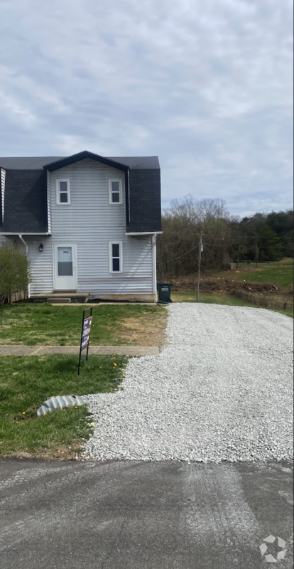Building Photo - 1426 Kingswood Way