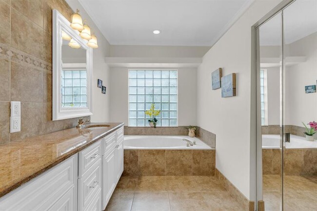 Building Photo - 4112 NW 58th Dr